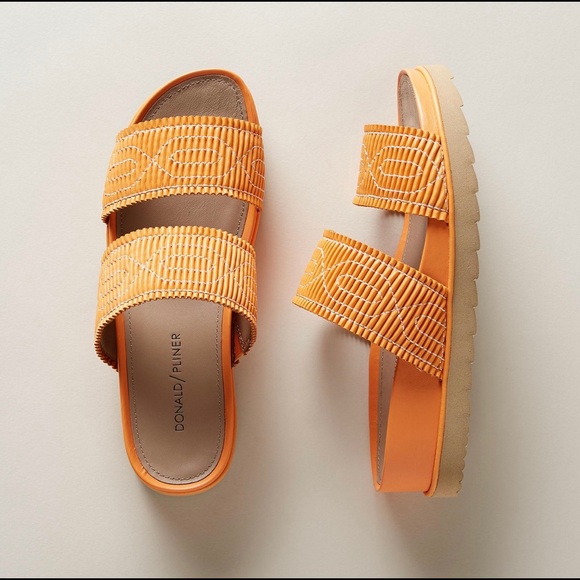 Donald J. Pliner Shoes - 🆕 DONALD J PLINER | Women Cait Slide Sandals